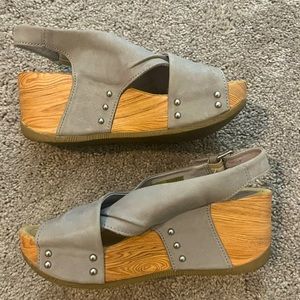 Bussola grey platform shoes with detailed side